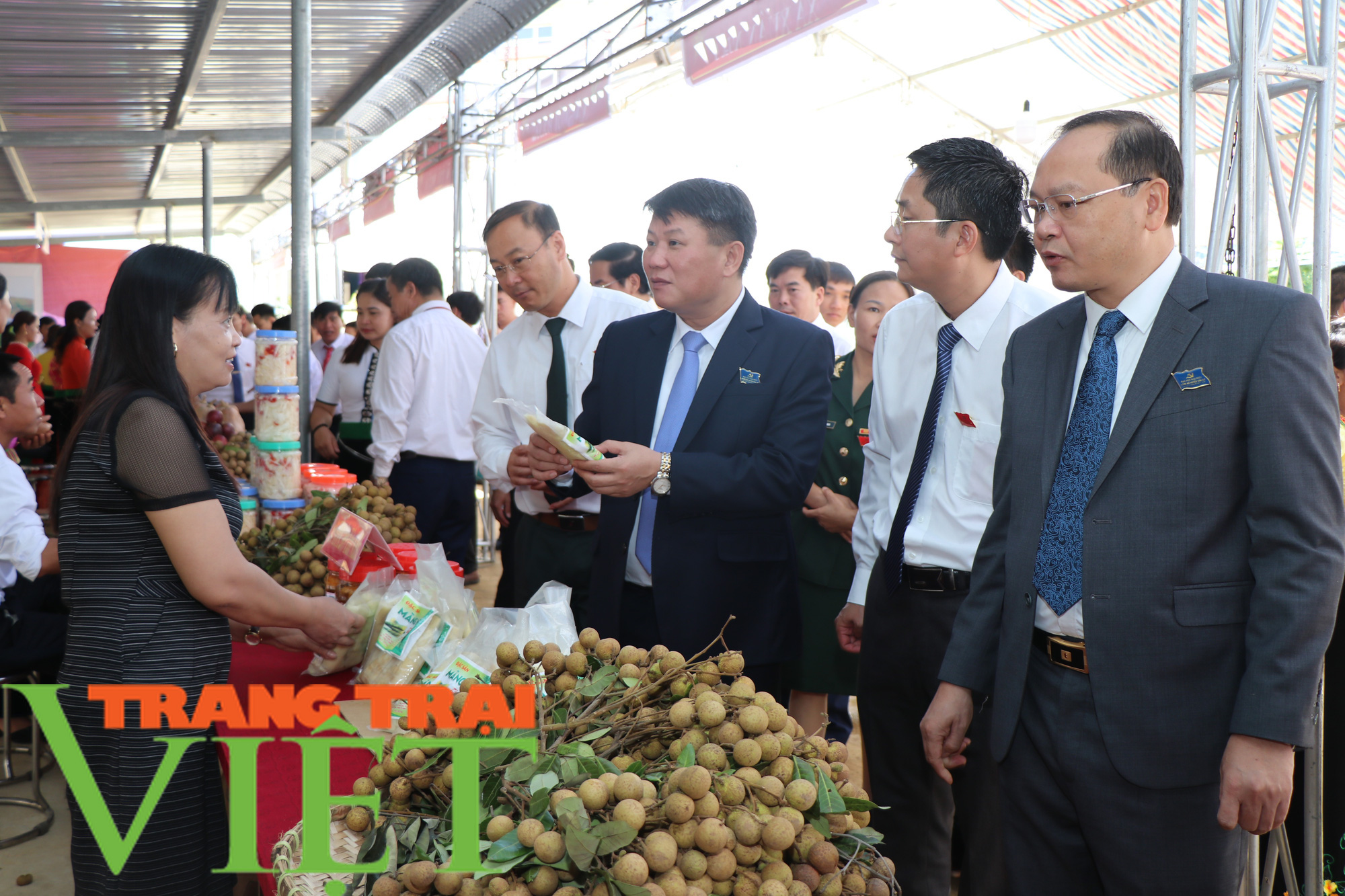 Đại hội đại biểu Đảng bộ huyện Vân Hồ phấn đấu đến 2025 đưa huyện thoát nghèo - Ảnh 7. Đại hội đại biểu Đảng bộ huyện Vân Hồ phấn đấu đến 2025 đưa huyện thoát nghèo - Ảnh 7.