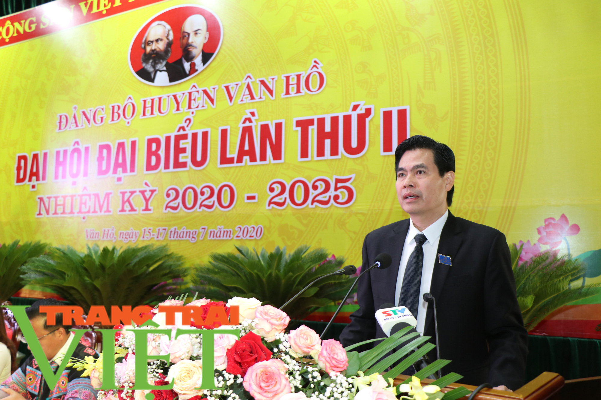 Đại hội đại biểu Đảng bộ huyện Vân Hồ phấn đấu đến 2025 đưa huyện thoát nghèo - Ảnh 1. Đại hội đại biểu Đảng bộ huyện Vân Hồ phấn đấu đến 2025 đưa huyện thoát nghèo - Ảnh 1.