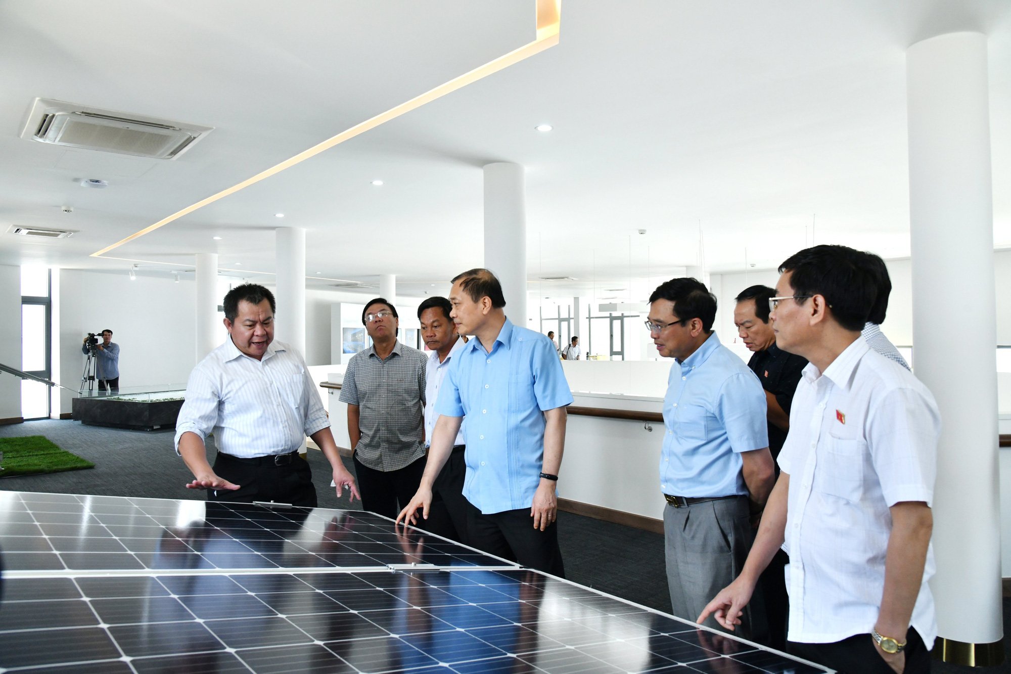 Ủy ban Kinh tế của Quốc hội thăm và làm việc Ninh Thuận - Ảnh 2.