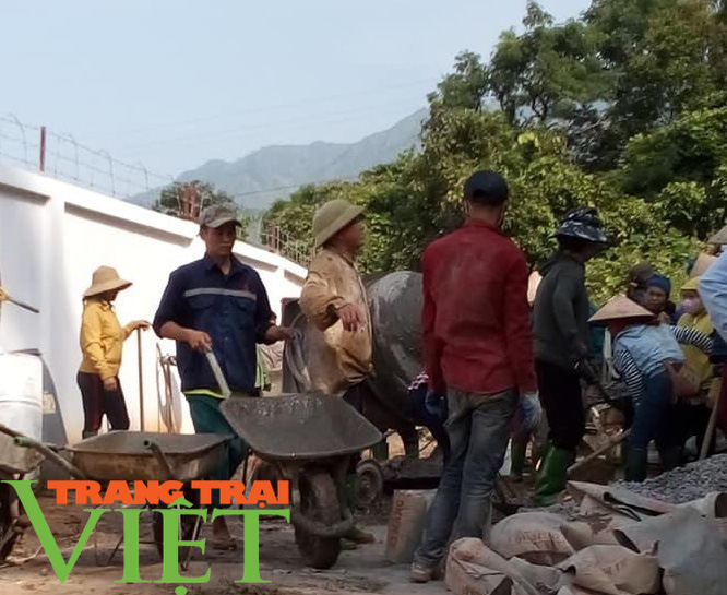 Hòa Bình: Niềm vui trên những con đường nông thôn mới ở Mai Châu - Ảnh 2. Hòa Bình: Niềm vui trên những con đường nông thôn mới ở Mai Châu - Ảnh 2.