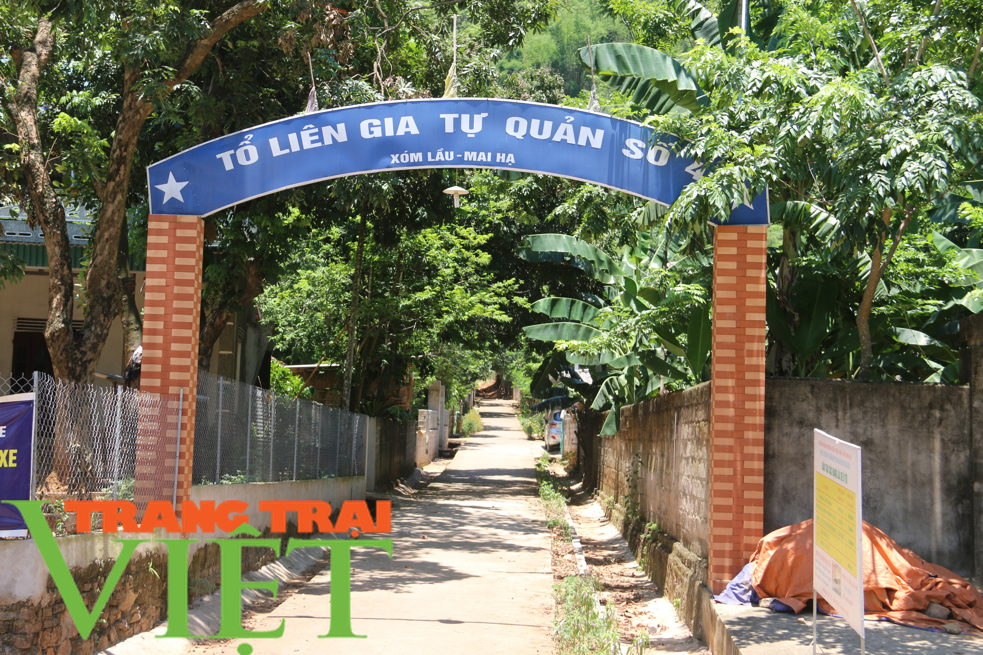 Hòa Bình: Niềm vui trên những con đường nông thôn mới ở Mai Châu - Ảnh 4. Hòa Bình: Niềm vui trên những con đường nông thôn mới ở Mai Châu - Ảnh 4.