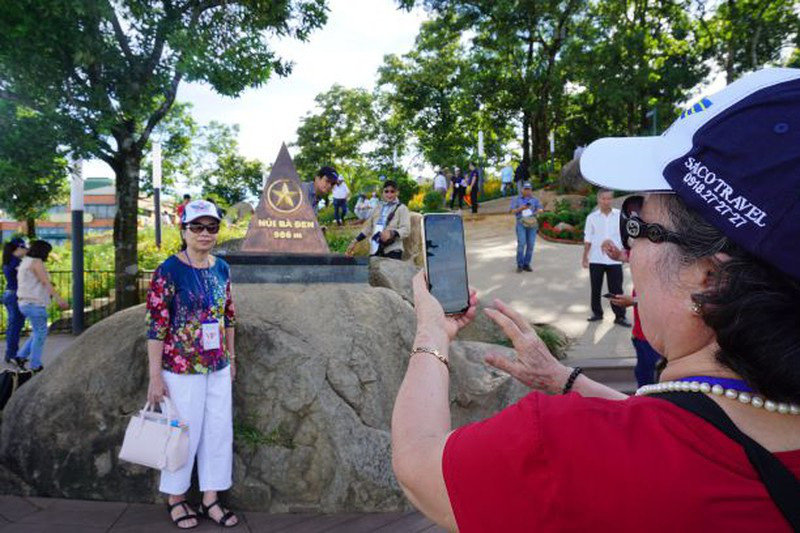 Xuất hiện tình trạng giảm giá tour du lịch rồi cắt bớt dịch vụ - Ảnh 1. Xuất hiện tình trạng giảm giá tour du lịch rồi cắt bớt dịch vụ - Ảnh 1.