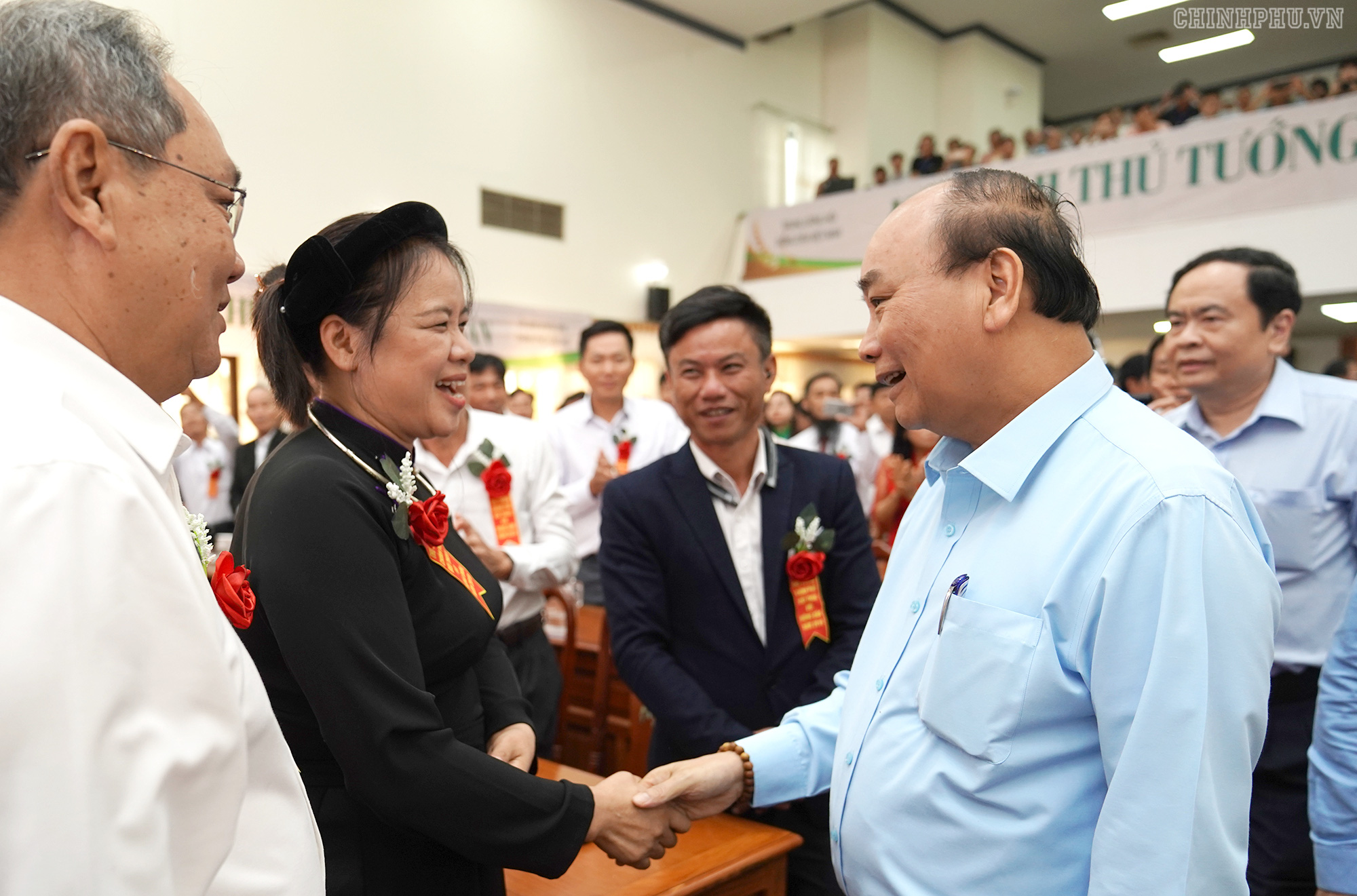 Thủ tướng đối thoại với nông dân lần thứ 3 tại Đắk Lắk - Ảnh 1. Thủ tướng đối thoại với nông dân lần thứ 3 tại Đắk Lắk - Ảnh 1.