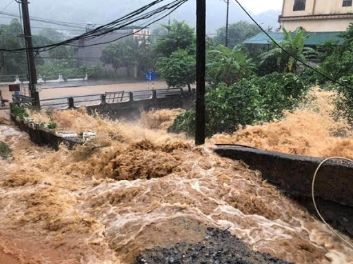 Tin mới nhất về lũ quét và sạt lở đất ở các tỉnh miền núi phía Bắc: Hà Giang, Tuyên Quang, Sơn La,... - Ảnh 1.