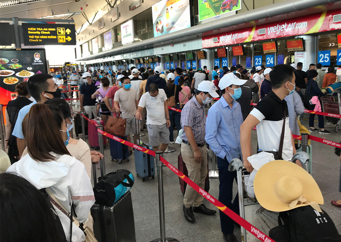 80.000 hành khách đang kẹt ở Đà Nẵng - Ảnh 1. 80.000 hành khách đang kẹt ở Đà Nẵng - Ảnh 1.