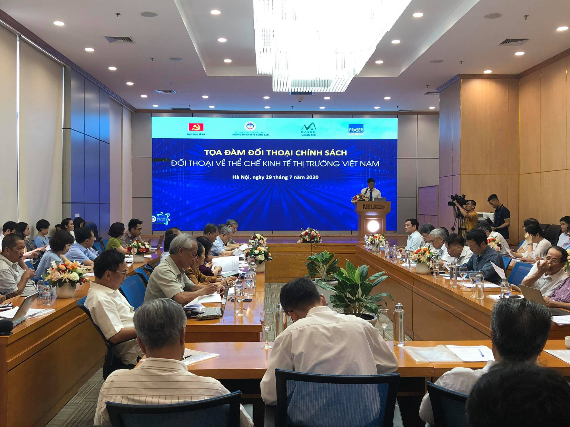 TS. Nguyễn Đình Cung chỉ ra cách thức bảo vệ quyền và lợi ích hợp pháp của nông dân - Ảnh 1. TS. Nguyễn Đình Cung chỉ ra cách thức bảo vệ quyền và lợi ích hợp pháp của nông dân - Ảnh 1.