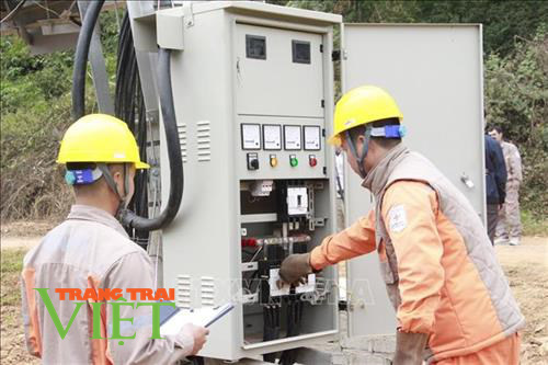 Điện lưới Quốc gia thắp sáng bản mường - Ảnh 4. Điện lưới Quốc gia thắp sáng bản mường - Ảnh 4.