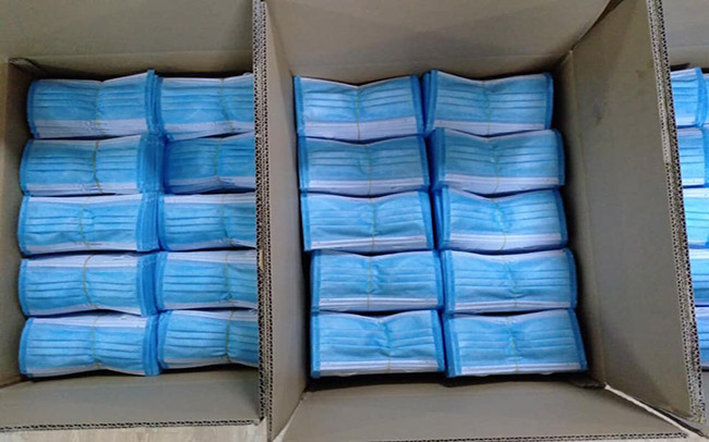 NÓNG: Phát hiện cơ sở sản xuất hơn 100.000 chiếc khẩu trang 3M giả - Ảnh 3.