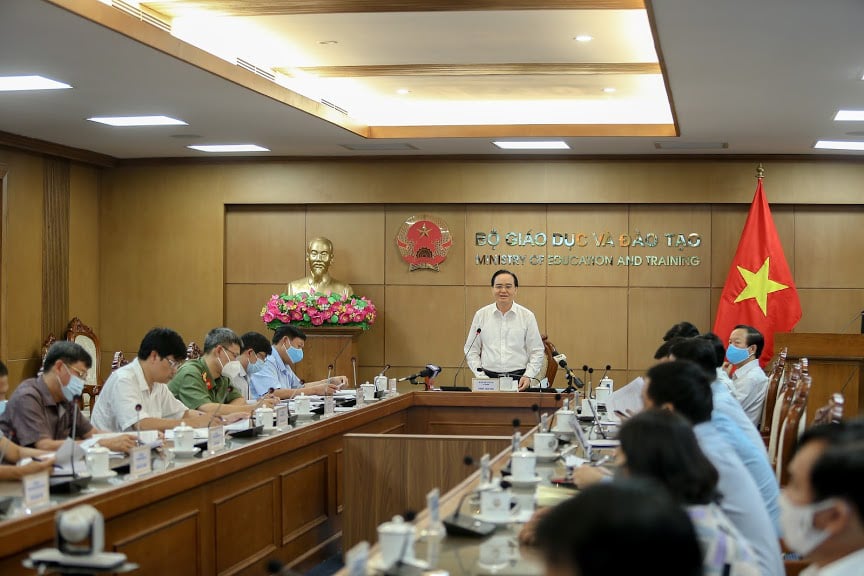 Thi tốt nghiệp THPT 2020: Nguy cơ lộ đề thi vì tách phòng thi ngừa dịch bệnh Covid-19? - Ảnh 2.