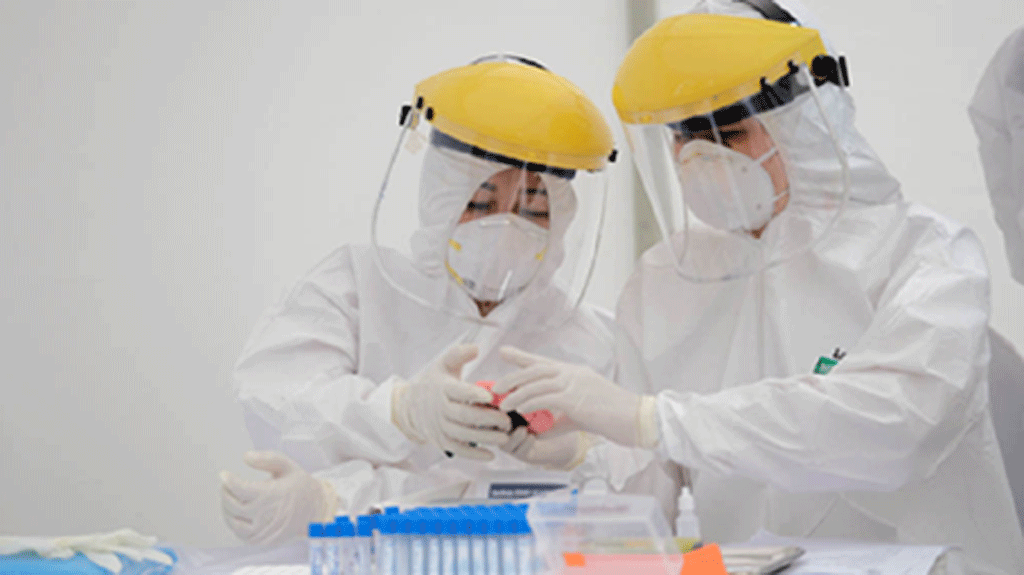 Bảo hiểm chi trả phí xét nghiệm Covid-19 - Ảnh 1. Bảo hiểm chi trả phí xét nghiệm Covid-19 - Ảnh 1.