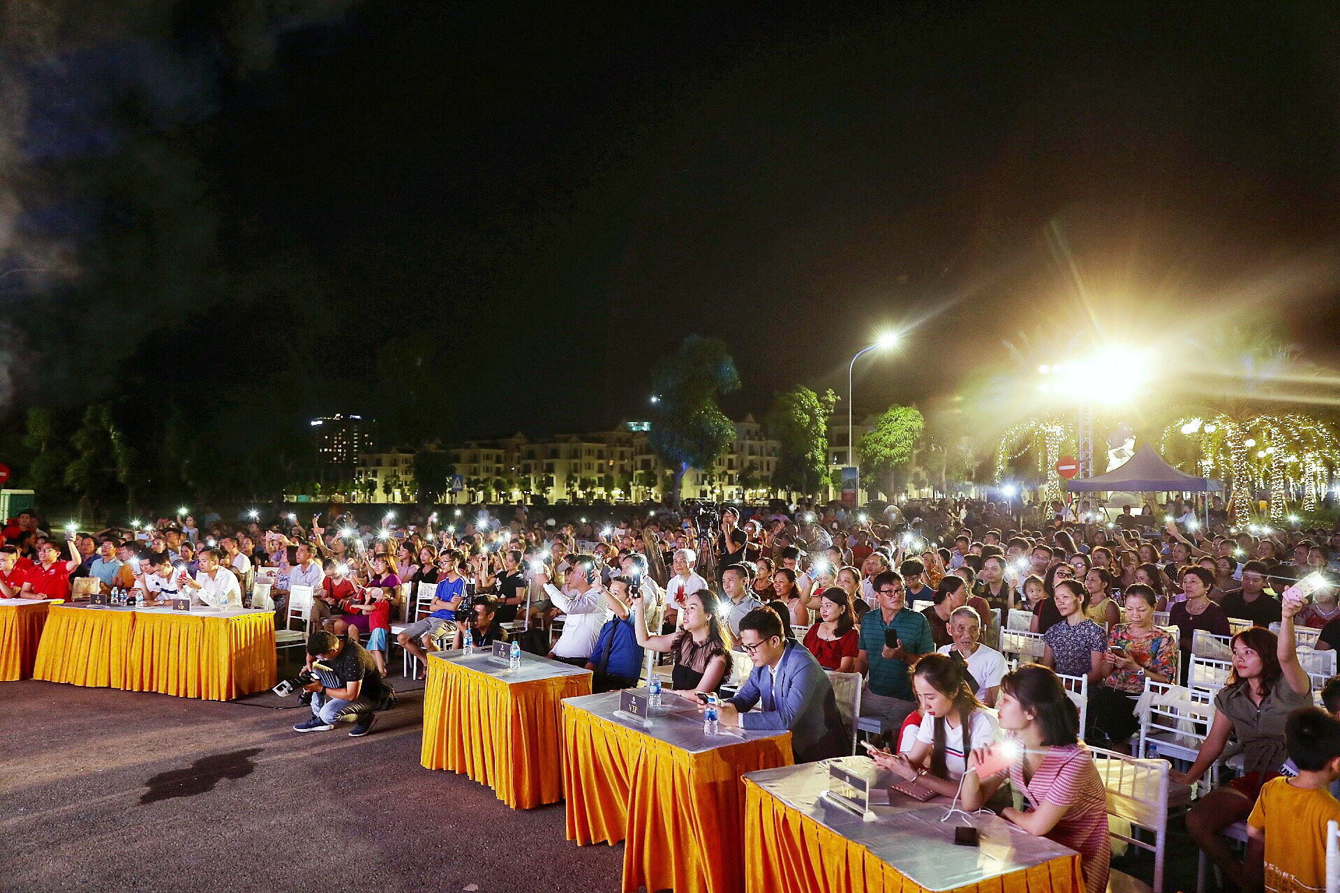 Cư dân Vinhomes Star City thăng hoa cùng diva Mỹ Linh trong đêm nhạc Starry Night - Ảnh 1.