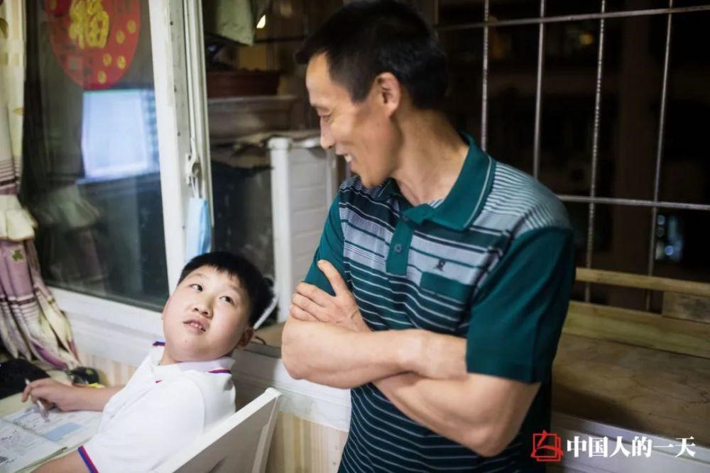 Cặp bố con làm nghề bốc vác nổi tiếng toàn mạng xã hội, từ chối quảng cáo cát-xê khủng, sống cuộc đời tự lực  - Ảnh 8.