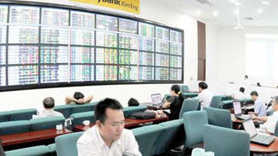 Thị trường chứng khoán 7/7: Tiếp tục tăng điểm - Ảnh 1. Thị trường chứng khoán 7/7: Tiếp tục tăng điểm - Ảnh 1.