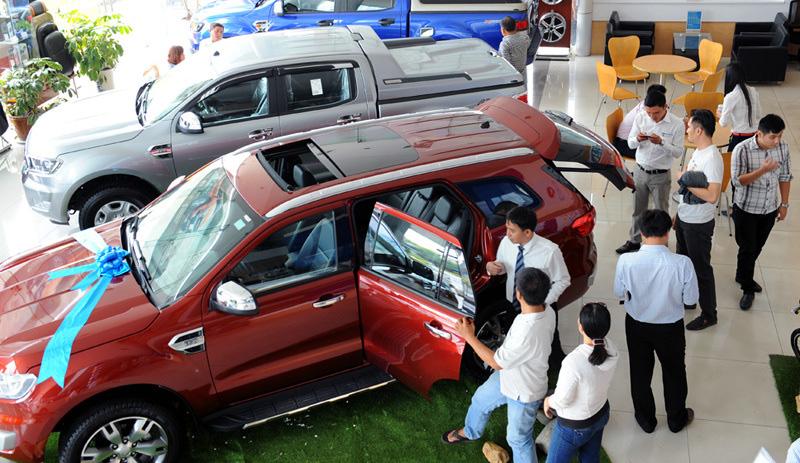 Tồn kho chục ngàn chiếc, ô tô chỉ còn nước giảm giá tháo hàng - Ảnh 1. Tồn kho chục ngàn chiếc, ô tô chỉ còn nước giảm giá tháo hàng - Ảnh 1.