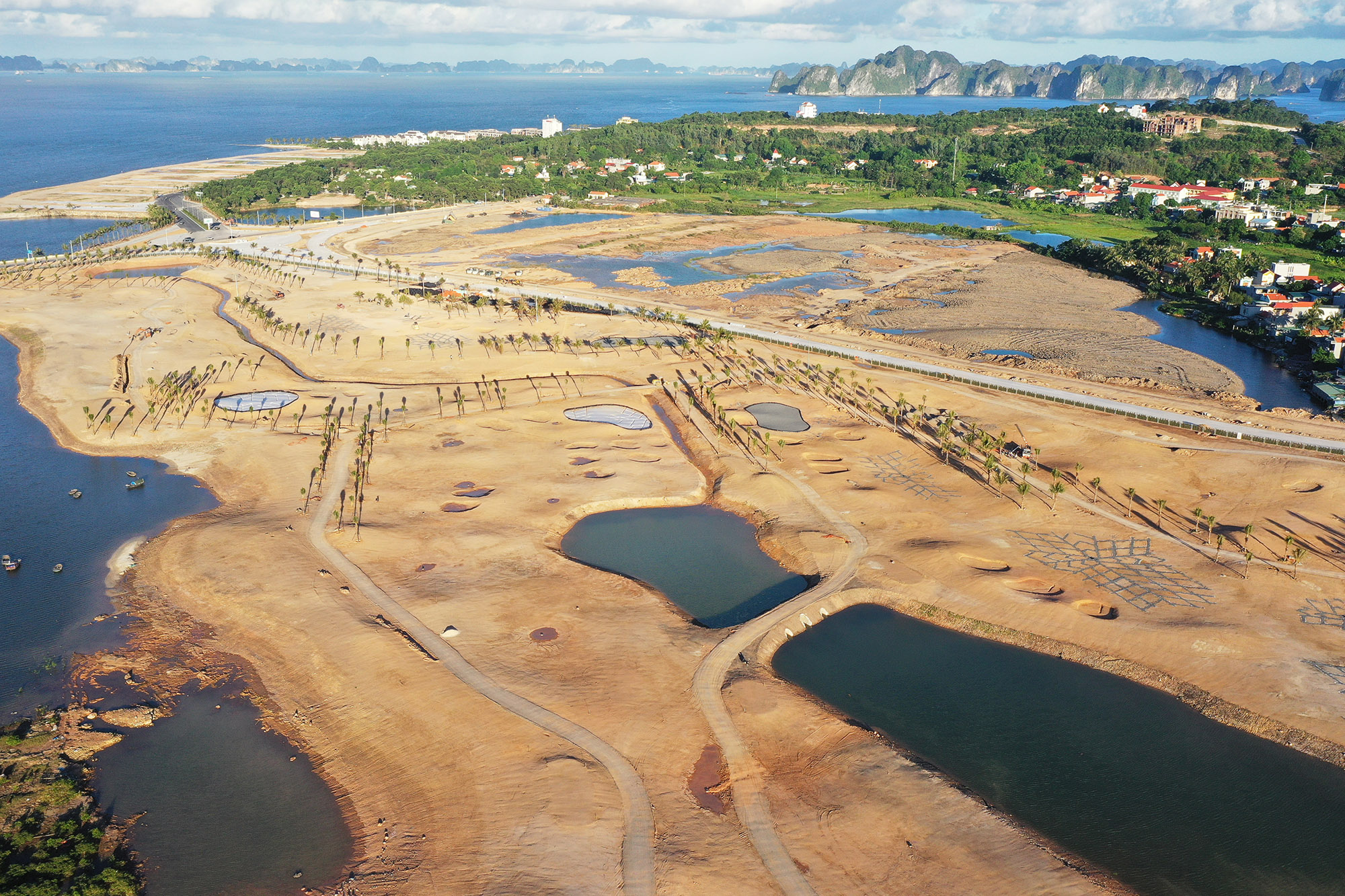 Quảng Ninh: Kinh tế tăng trưởng 5,7% trong 6 tháng đầu năm - Ảnh 1. Quảng Ninh: Kinh tế tăng trưởng 5,7% trong 6 tháng đầu năm - Ảnh 1.