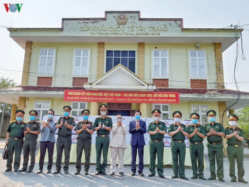 Biên phòng Điện Biên căng mình chống dịch trên tuyến biên giới - Ảnh 7.