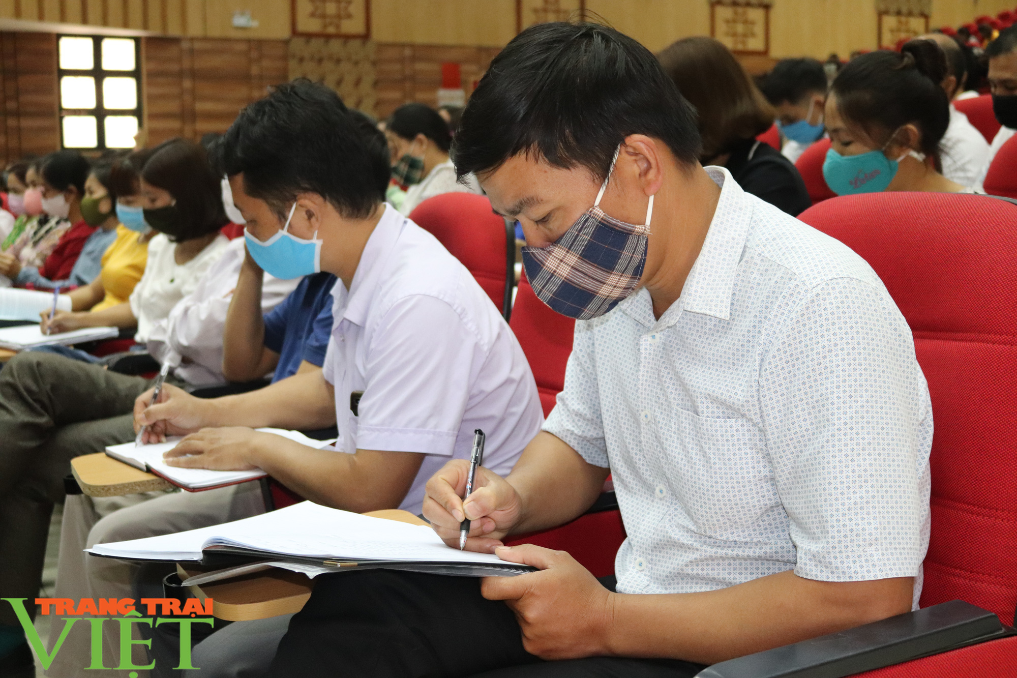 Sơn La: Hơn 1.000 cán bộ, giáo viên được tập huấn quy chế thi THPT năm 2020 - Ảnh 3. Sơn La: Hơn 1.000 cán bộ, giáo viên được tập huấn quy chế thi THPT năm 2020 - Ảnh 3.