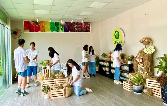 Tái chế cùi bắp, học sinh Việt Nam vô địch cuộc thi "Khởi nghiệp trẻ quốc tế 2020" - Ảnh 3. Tái chế cùi bắp, học sinh Việt Nam vô địch cuộc thi "Khởi nghiệp trẻ quốc tế 2020" - Ảnh 3.