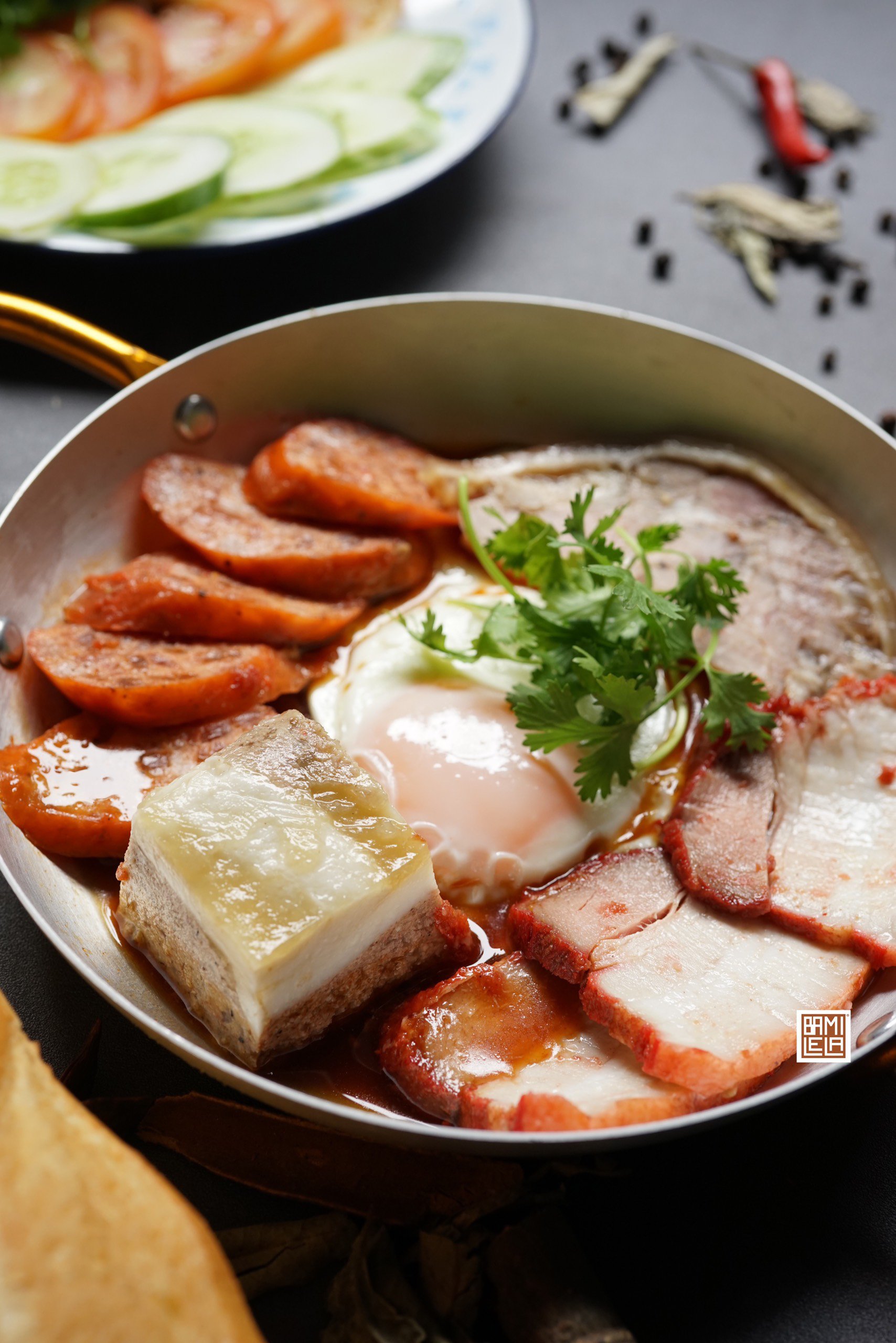 Bánh mì chảo trong ký ức ẩm thực Hà Nội xưa - Ảnh 1.