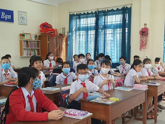 COVID-19: Đà Nẵng hỗ trợ học phí 4 tháng cho học sinh - Ảnh 1. COVID-19: Đà Nẵng hỗ trợ học phí 4 tháng cho học sinh - Ảnh 1.