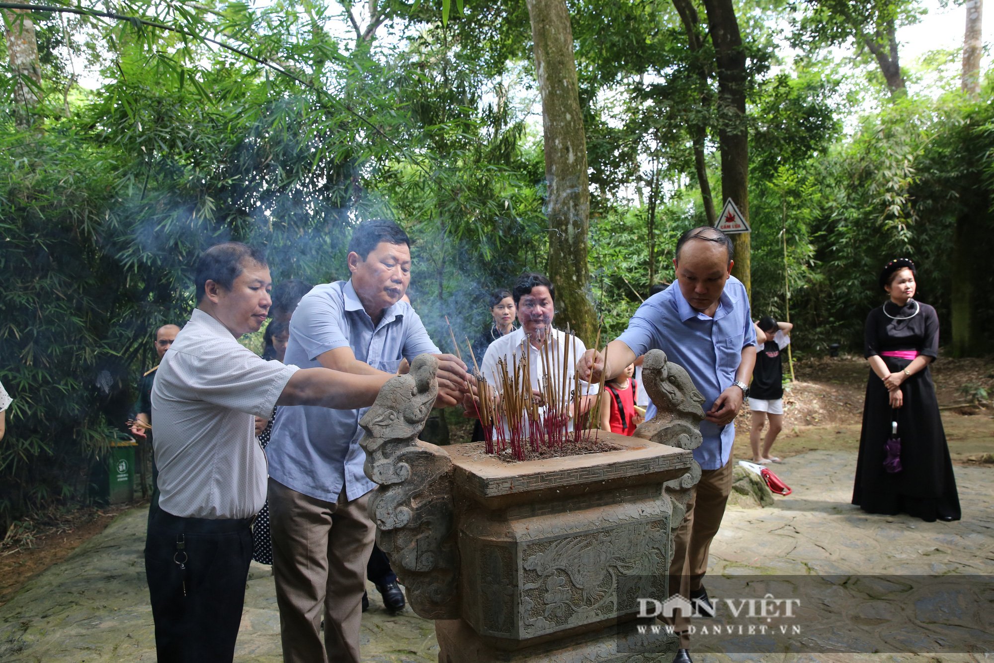 Chuyện về lần “thập tử nhất sinh” của Bác Hồ bên Phủ Chủ tịch làm bằng tre nứa - Ảnh 5.