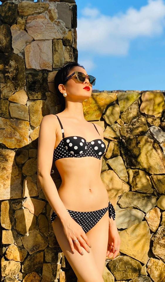Tuổi U40, Lệ Quyên vẫn mặc bikini quyến rũ &quot;gây mê&quot; vì vóc dáng như thiếu nữ - Ảnh 1.