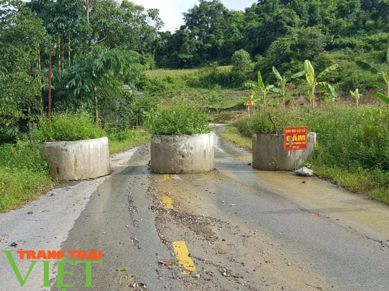 Điện Biên: Vì sao tuyến đường Tà Lèng - Mường Phăng bị sụt, nứt? - Ảnh 1. Điện Biên: Vì sao tuyến đường Tà Lèng - Mường Phăng bị sụt, nứt? - Ảnh 1.