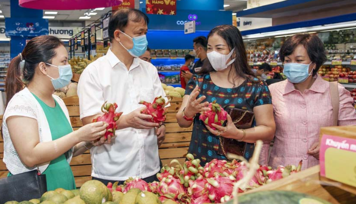 Lượng hàng hóa phục vụ nhu cầu thiết yếu trong dịch Covid-19 tăng gấp 3 lần - Ảnh 1. Lượng hàng hóa phục vụ nhu cầu thiết yếu trong dịch Covid-19 tăng gấp 3 lần - Ảnh 1.