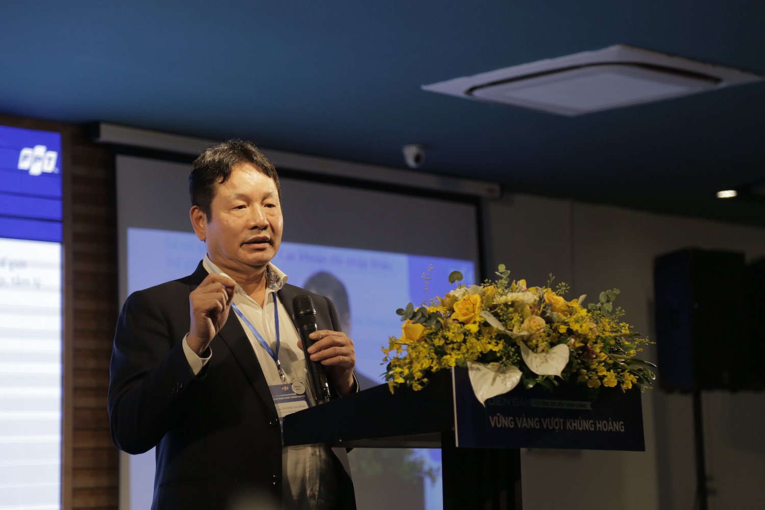 Nhiều CEO dự báo ảnh hưởng của Covid-19 sẽ kéo dài ít nhất đến hết 2021 - Ảnh 1. Nhiều CEO dự báo ảnh hưởng của Covid-19 sẽ kéo dài ít nhất đến hết 2021 - Ảnh 1.