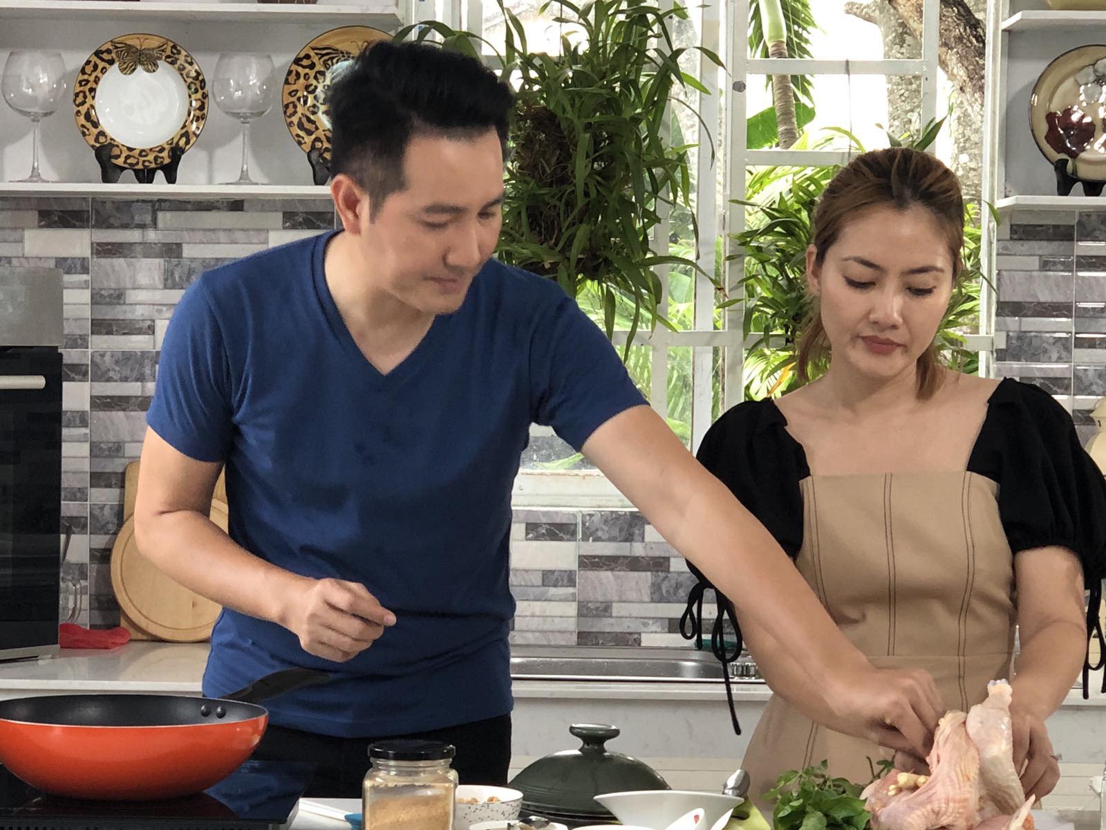 Lần hiếm hoi hé lộ cuộc sống &quot;độc thân vui tính&quot; của ca sĩ Nguyễn Phi Hùng - Ảnh 4.