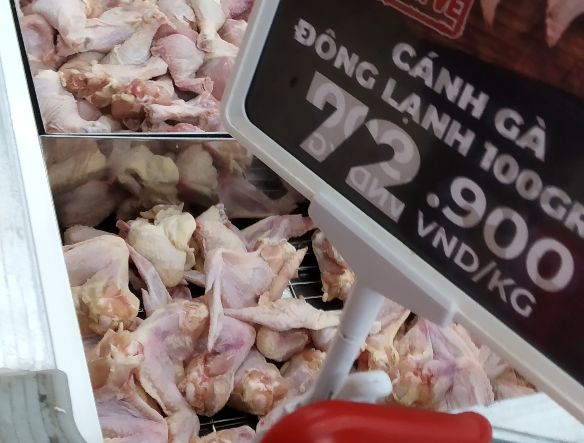 Thịt gà nhập khẩu rẻ bất thường, gà Việt chịu trận đến bao giờ? - Ảnh 2. Thịt gà nhập khẩu rẻ bất thường, gà Việt chịu trận đến bao giờ? - Ảnh 2.