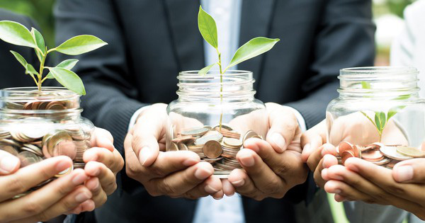 Nhà đầu tư chứng khoán ấm lòng với cổ tức - Ảnh 1. Nhà đầu tư chứng khoán ấm lòng với cổ tức - Ảnh 1.