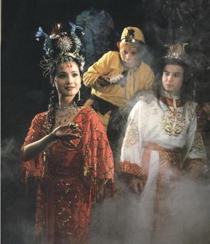 Nữ yêu tinh xinh đẹp &quot;Tây du ký 1986&quot; là &quot;bà trùm&quot; siêu giàu, bí ẩn chuyện đời tư  - Ảnh 4.