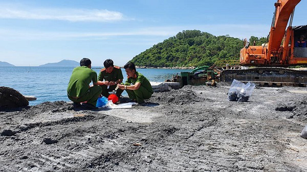 Đà Nẵng: Xử phạt 700 triệu đồng doanh nghiệp đổ chất thải xuống biển - Ảnh 1. Đà Nẵng: Xử phạt 700 triệu đồng doanh nghiệp đổ chất thải xuống biển - Ảnh 1.