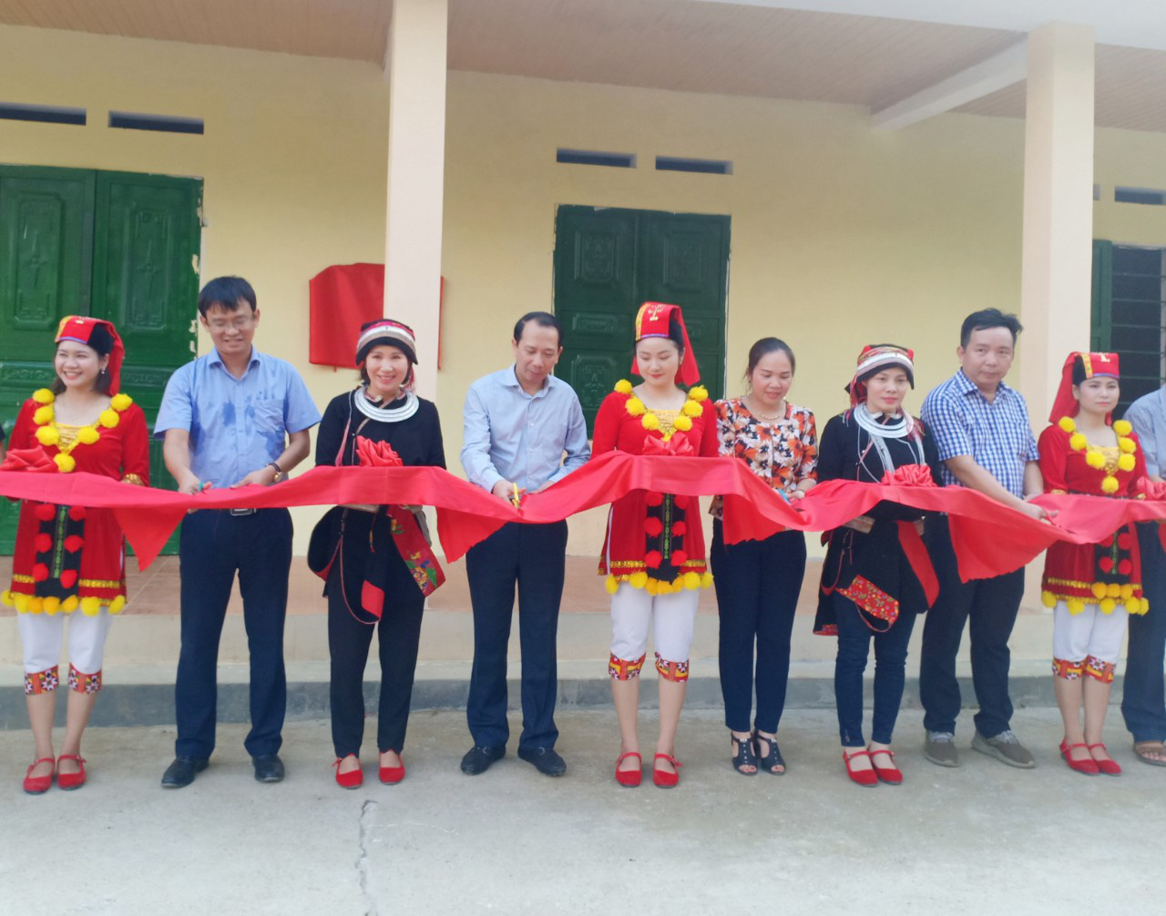 Báo NTNN/Dân Việt - Quỹ Thiện Tâm: Khánh thành “điểm trường mơ ước” đầu tiên tại Hà Giang - Ảnh 4.