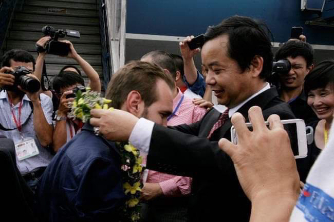 Xúc động vì câu chuyện của fan Hạt giống tâm hồn và lời thỉnh cầu của CEO First News - Ảnh 1.