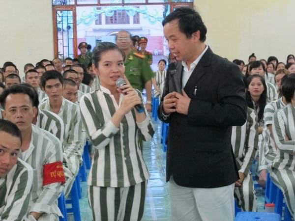 Xúc động vì câu chuyện của fan Hạt giống tâm hồn và lời thỉnh cầu của CEO First News - Ảnh 7.