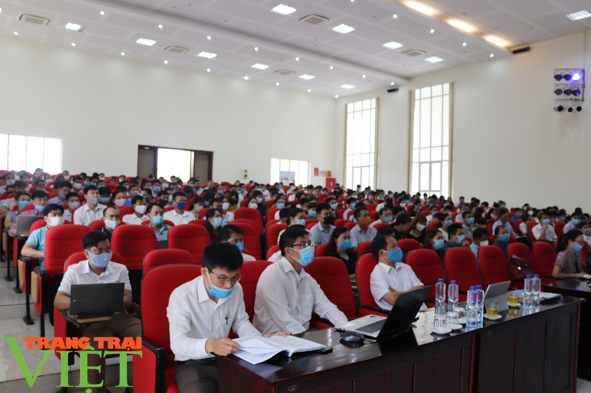 Sơn La: Tập huấn nghiệp vụ thanh tra thi THPT năm 2020 - Ảnh 3. Sơn La: Tập huấn nghiệp vụ thanh tra thi THPT năm 2020 - Ảnh 3.