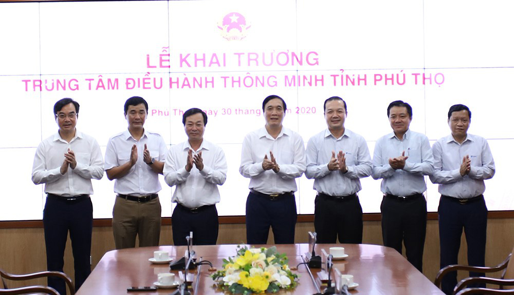 Phú Thọ: Khai trương Trung tâm điều hành thông minh tỉnh - Ảnh 2. Phú Thọ: Khai trương Trung tâm điều hành thông minh tỉnh - Ảnh 2.