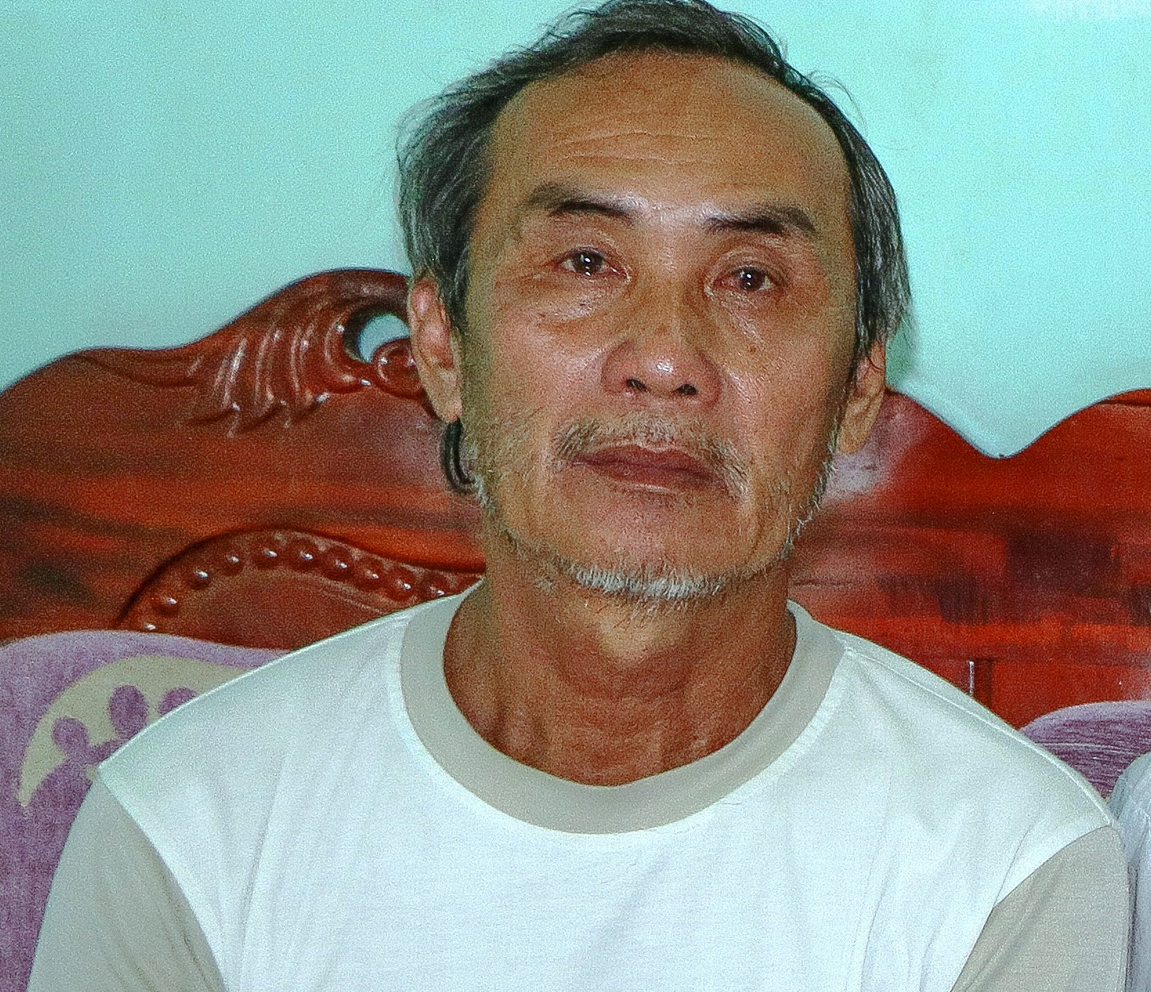 Nhận tin, bố của &quot;Hồng ve chai&quot; rưng rưng nước mắt - Ảnh 1.