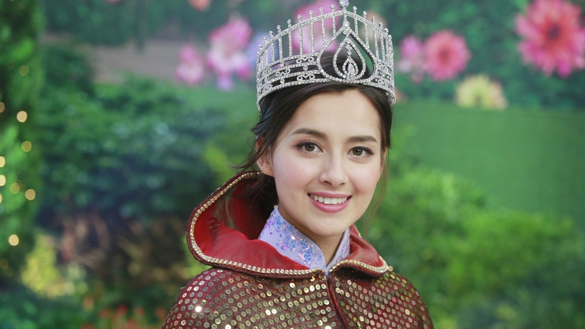 Tân Hoa hậu Hong Kong giống &quot;mỹ nhân đẹp nhất Philippines&quot; Marian Rivera: Lộ ảnh ngấn mỡ, bị chê lùn - Ảnh 1.