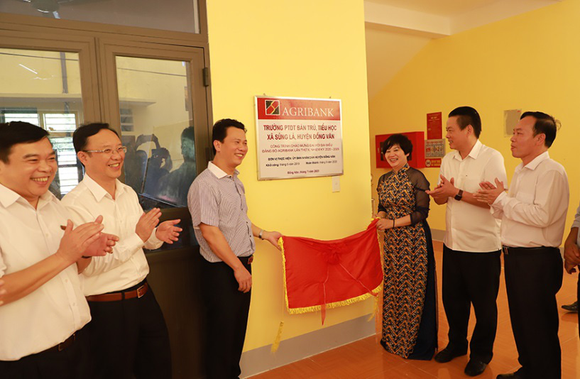 Khánh thành nhiều công trình chào mừng Đại hội Đảng bộ Agribank lần thứ X, nhiệm kỳ 2020 - 2025 - Ảnh 3. Khánh thành nhiều công trình chào mừng Đại hội Đảng bộ Agribank lần thứ X, nhiệm kỳ 2020 - 2025 - Ảnh 3.