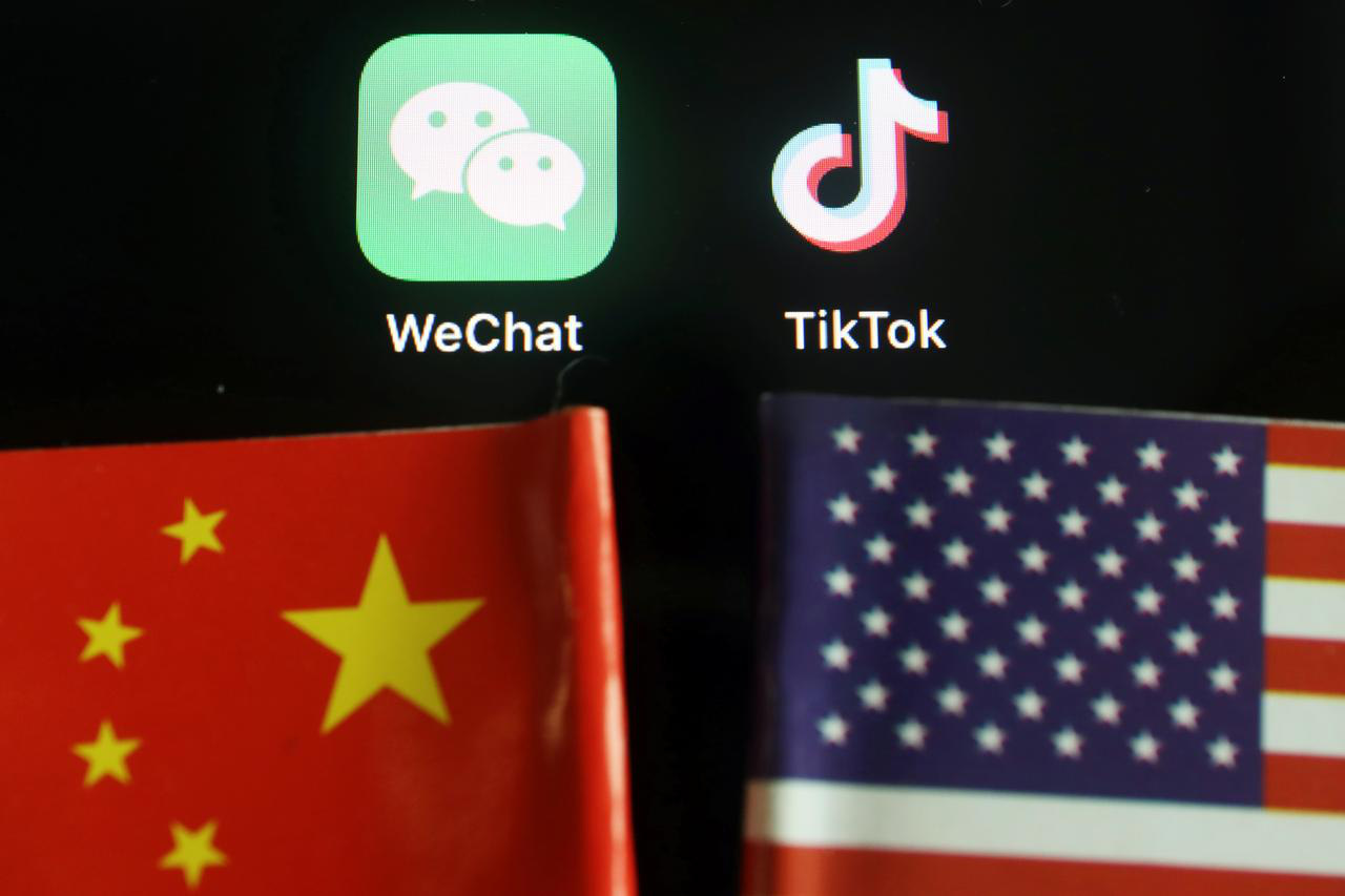 Lệnh cấm giao dịch trên toàn nước Mỹ của Trump có phải "đòn tử" với TikTok và WeChat? - Ảnh 1. Lệnh cấm giao dịch trên toàn nước Mỹ của Trump có phải "đòn tử" với TikTok và WeChat? - Ảnh 1.
