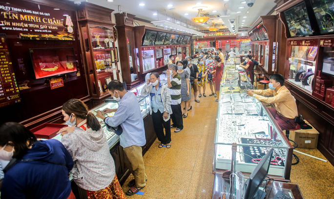 Giá vàng hôm nay 19/8, đồng USD giảm, vàng tiếp tục tăng - Ảnh 1. Giá vàng hôm nay 19/8, đồng USD giảm, vàng tiếp tục tăng - Ảnh 1.