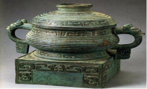 Cuốc đất đào được bình cổ bảo vật quốc gia, người nông dân tưởng nhầm bô đi tiểu suốt 26 năm. - Ảnh 3.