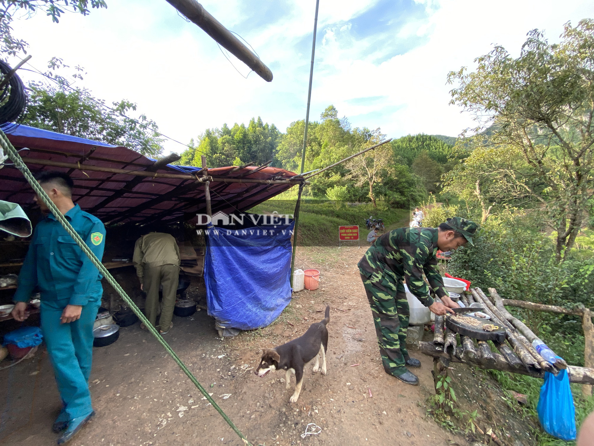 Chặn “sóng dữ” giữa đỉnh trời! - Ảnh 9.