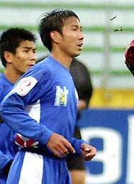 Cựu tuyển thủ Phi Hùng (Kỳ 1): Yêu Việt Trinh, tiêu 100 triệu/đêm và ông trùm cá độ? - Ảnh 1.