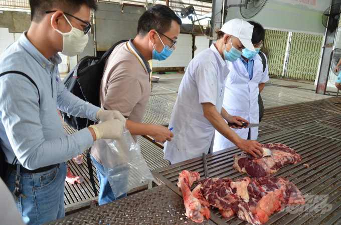Hồi hộp như mổ bò Nhật giữa Hà Nội - Ảnh 6. Hồi hộp như mổ bò Nhật giữa Hà Nội - Ảnh 6.