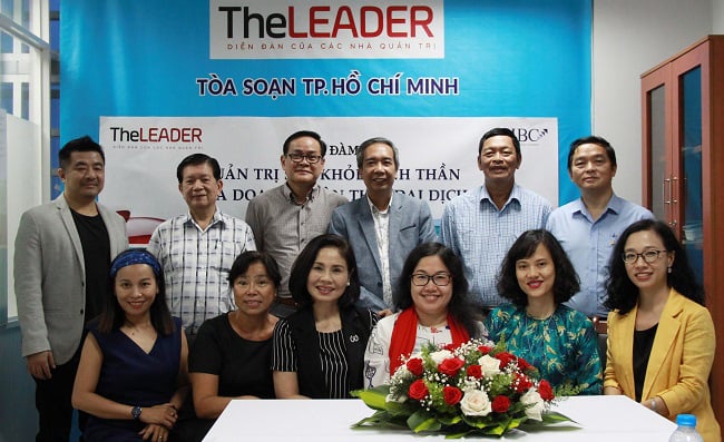 Doanh nghiệp phải tìm cách "nhảy đầm" trong bão - Ảnh 2. Doanh nghiệp phải tìm cách "nhảy đầm" trong bão - Ảnh 2.