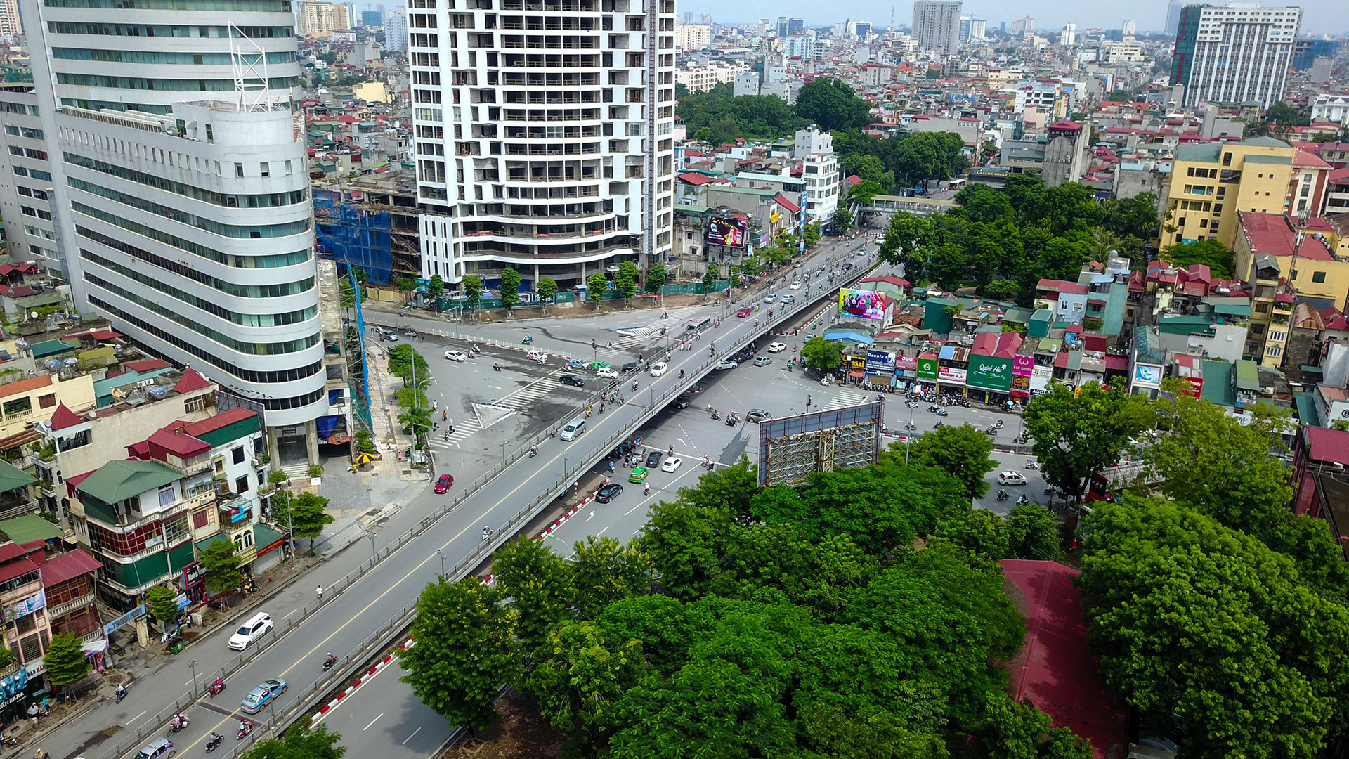 ẢNH: Những cầu vượt làm thay đổi diện mạo Hà Nội - Ảnh 1.